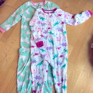 2 pairs of girls 4T footie pajamas